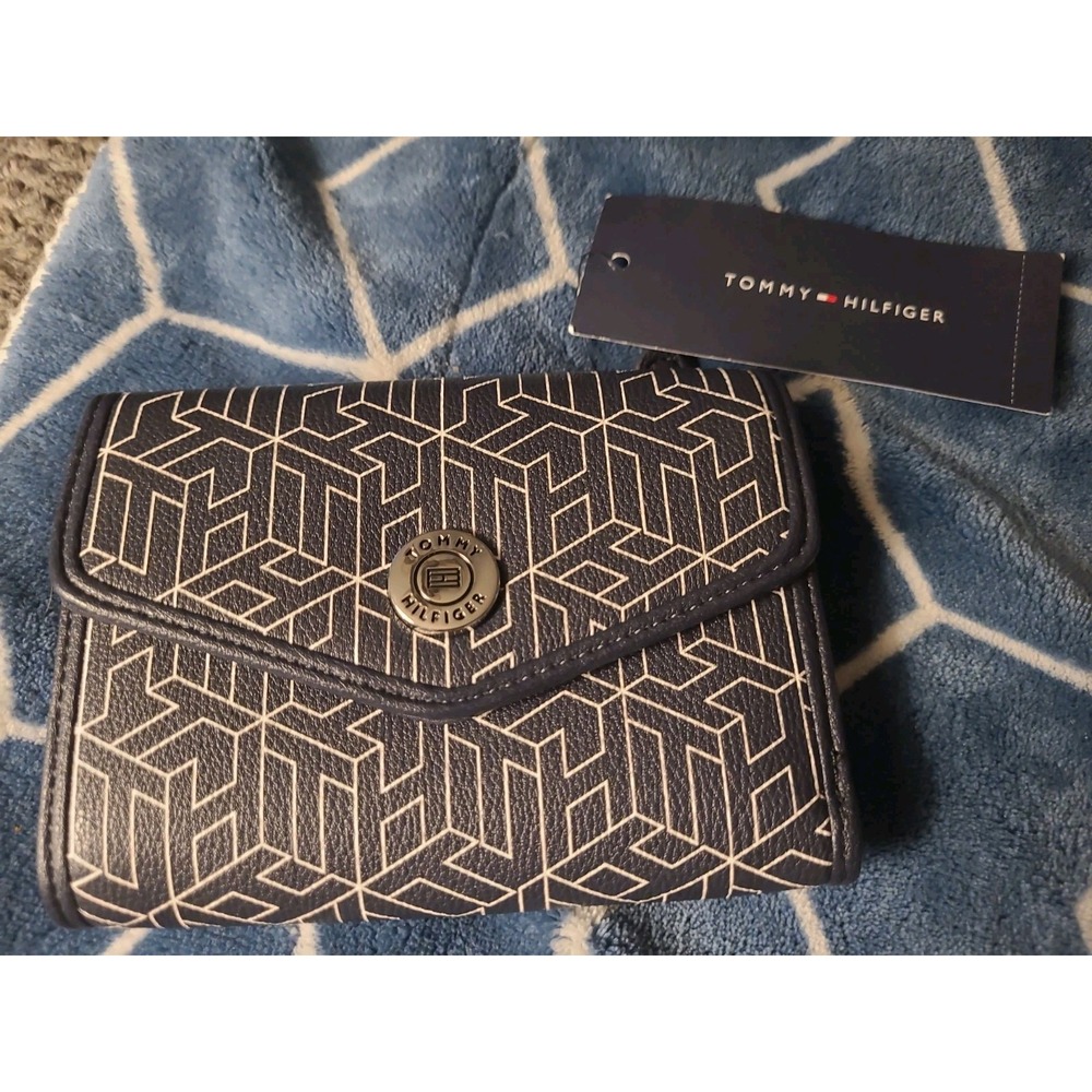 Tommy Hilfiger Envelope Wallet Medium Geometric  Black And White With TH Design